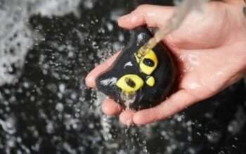 Lush’s Bewitched Bubble Bar is Halloween Purrfection